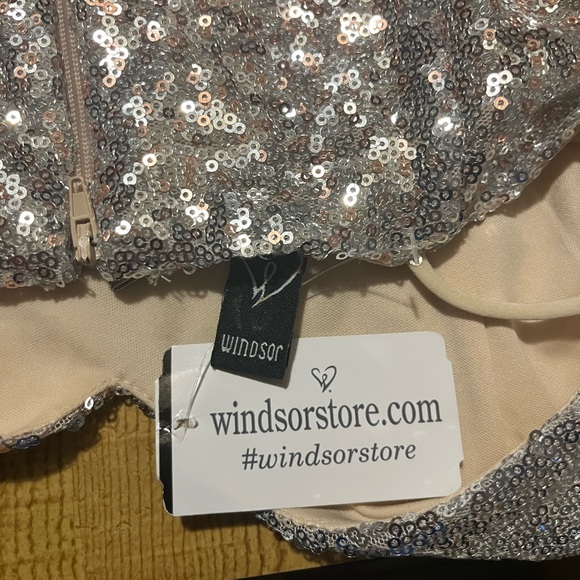 Golden sequin, mini spaghetti strap size M new never worn. - Picture 3 of 3